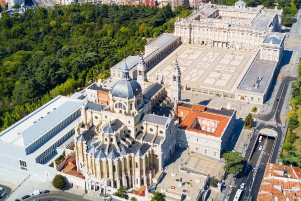 Royal Palace and Almudena Cathedral Tour
